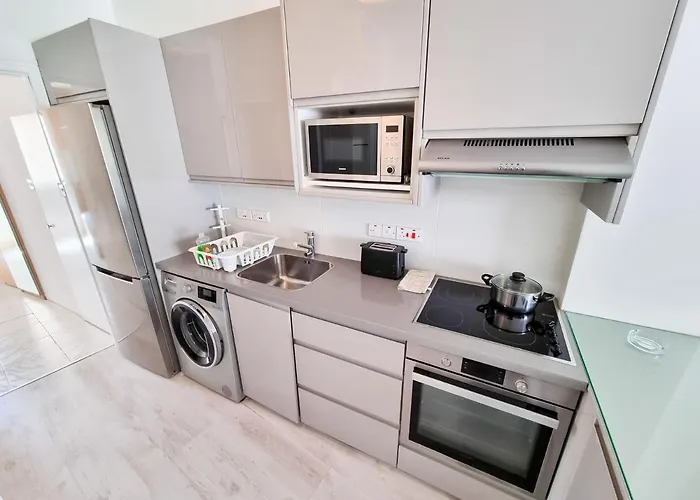 Cheer Up Apartment, Near To The Finikoudes *