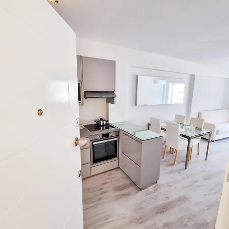 Cheer Up Apartment, Near To The Finikoudes Larnaka